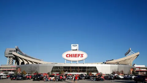 烽火对决：波士顿凯尔特人迎战印第安纳步行者，激情四溢的常规赛巅峰对决！